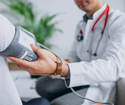 ارتباط با ایمیل